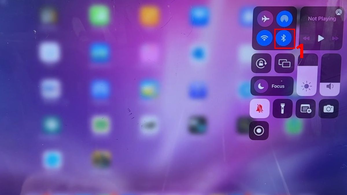 Cách kết nối AirPods Max với iPad bước 1