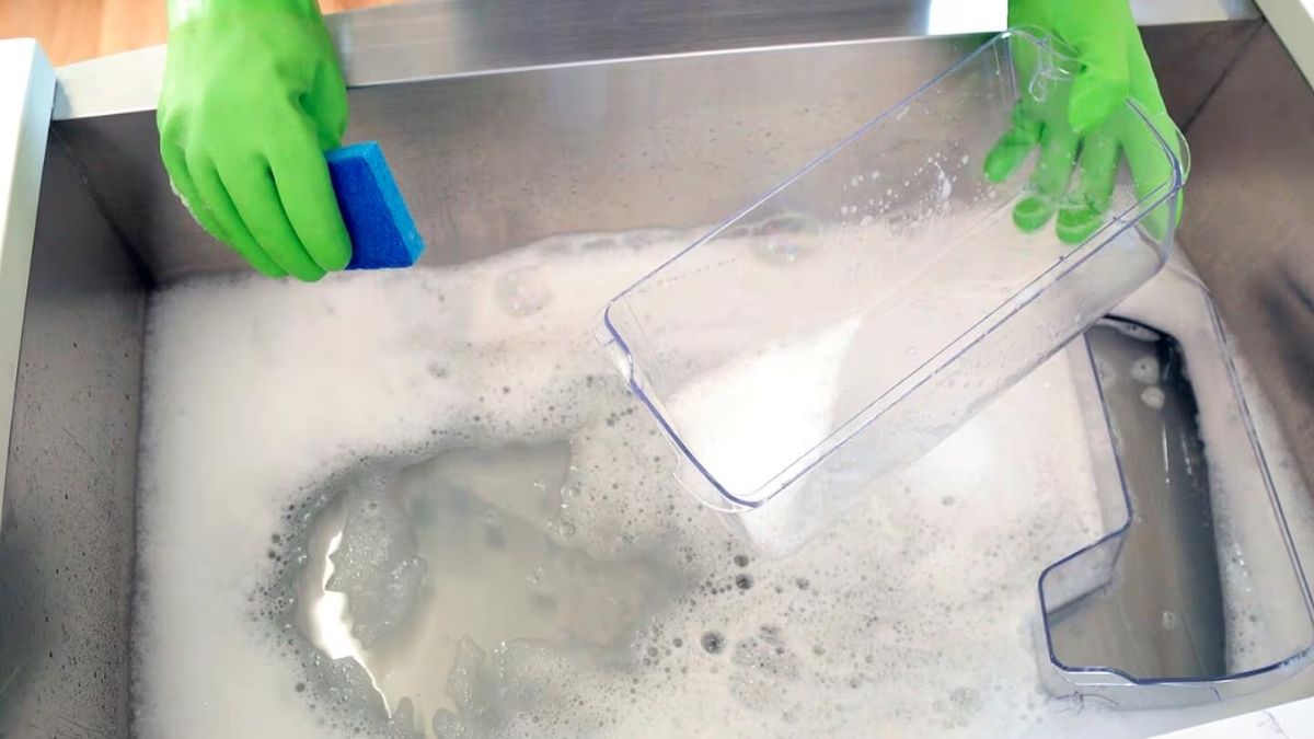 Cách khử mùi hôi tủ lạnh để lâu ngày