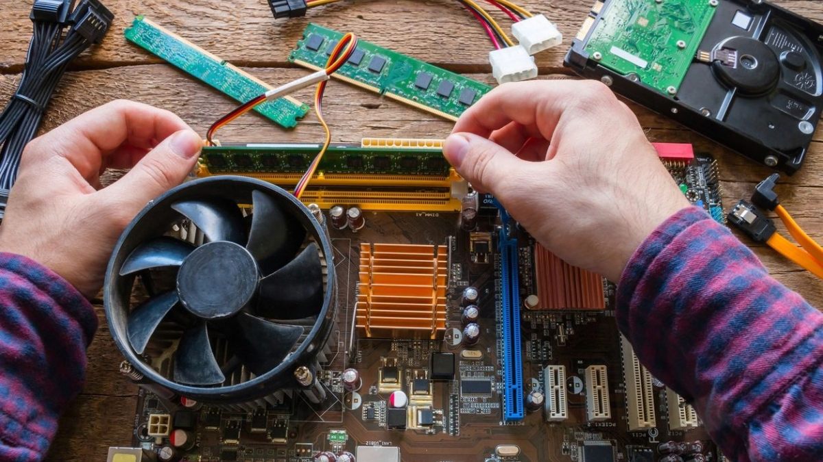 Cách kiểm tra CPU còn sống hay chết: Quan sát đèn báo lỗi bước 1