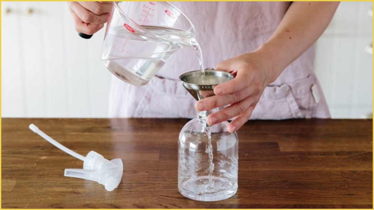 Cách làm sạch tủ lạnh bằng giấm bước 2