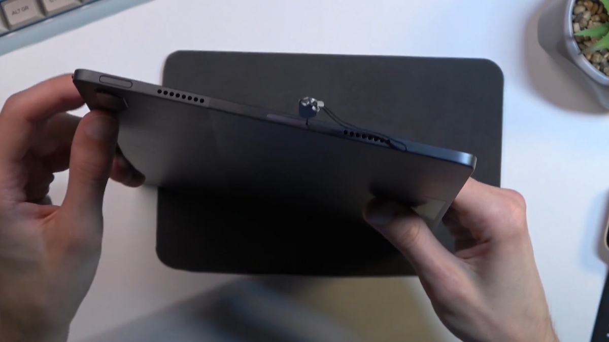 Kiểm tra trước khi lắp SIM vào máy tính bảng Lenovo