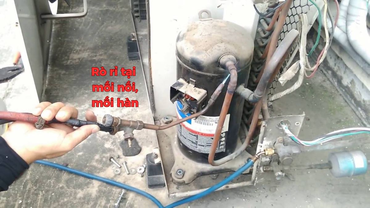 Nguyên nhân khiến máy lạnh bị xì gas: Rò rỉ mối hàn