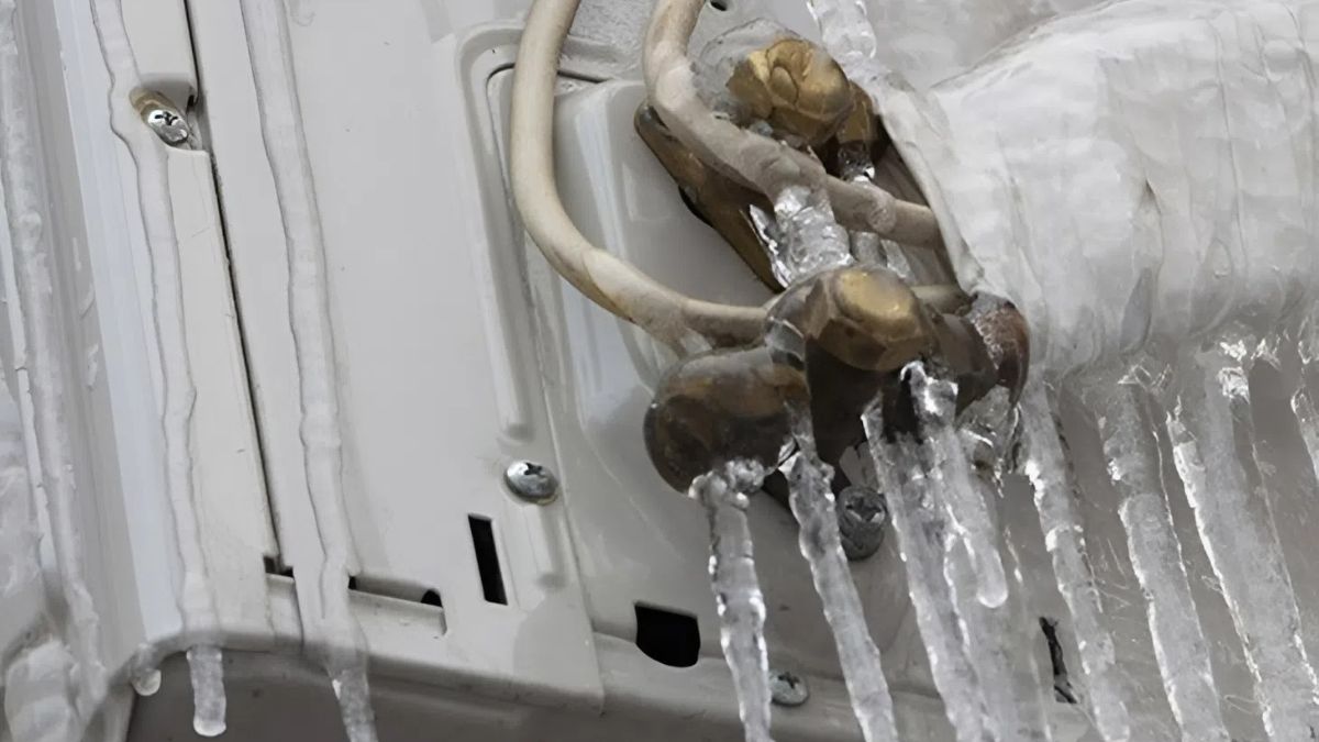Cách kiểm tra máy lạnh có bị xì gas tại nhà: Quan sát