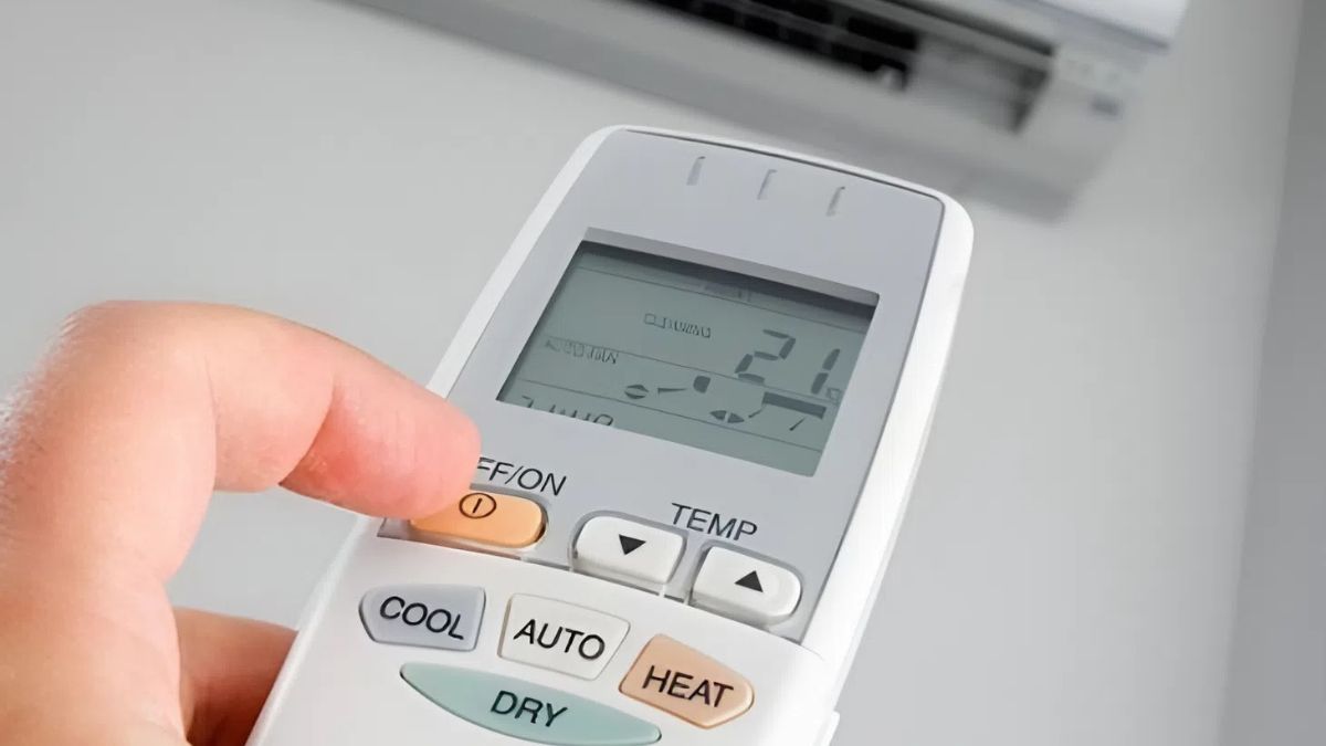 Cách sử dụng remote máy lạnh Aqua: Bất và tắt