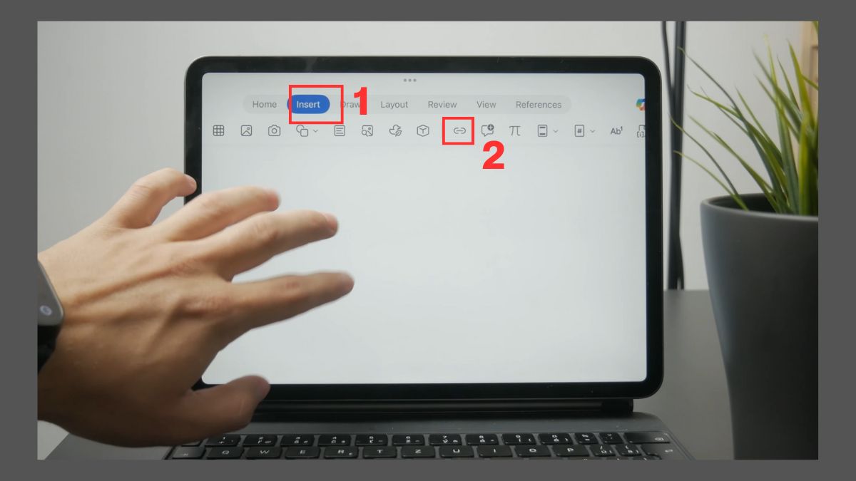 Cách sử dụng Word trên máy tính bảng: tạo liên kết