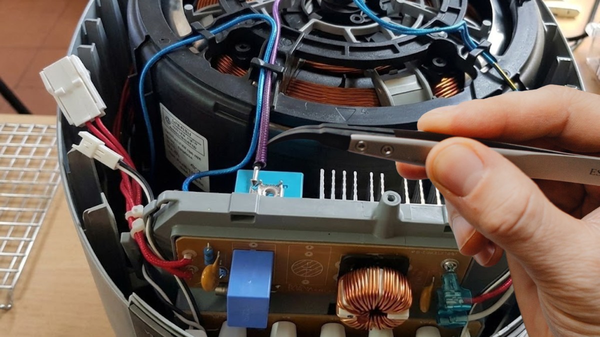 Cách tháo nồi cơm điện theo từng loại phổ biến