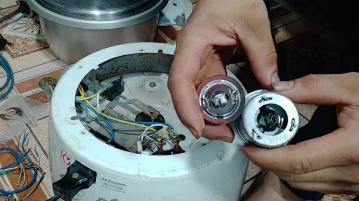 Cách tháo nồi cơm điện theo từng loại phổ biến