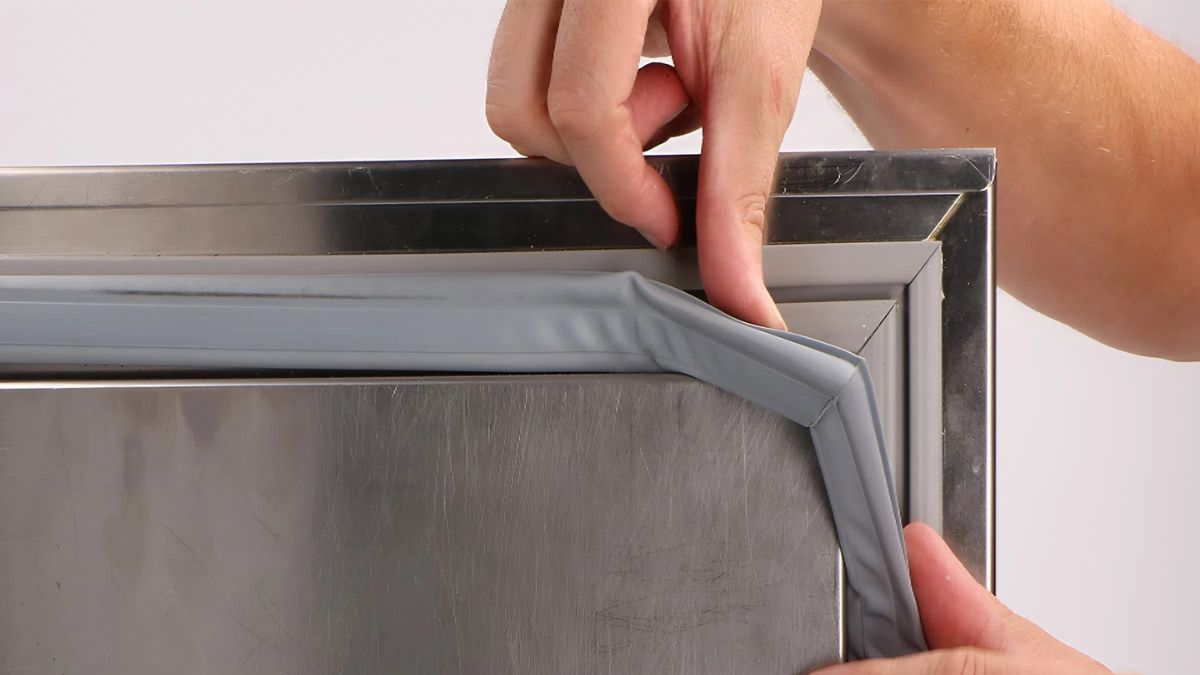 Cách tiết kiệm điện tủ lạnh bằng bảo dưỡng định kỳ