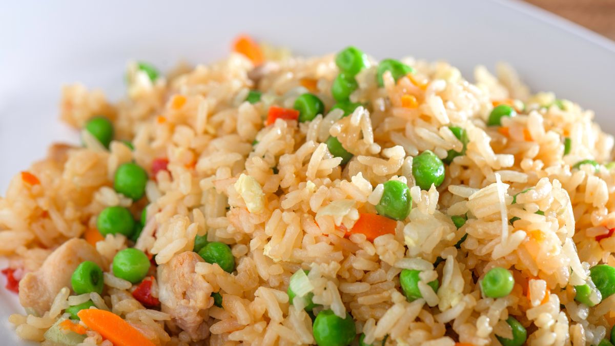 Bảo quản cơm trong tủ lạnh theo từng trường hợp: Cơm trộn