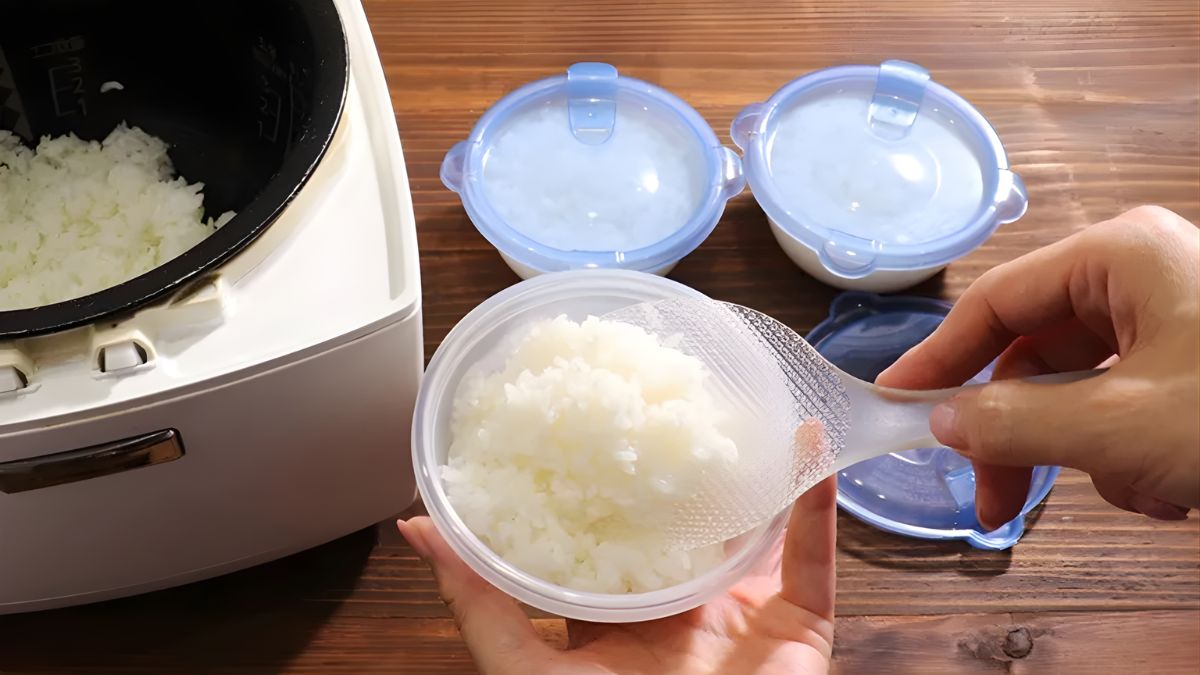 Khi nào không nên ăn cơm để tủ lạnh