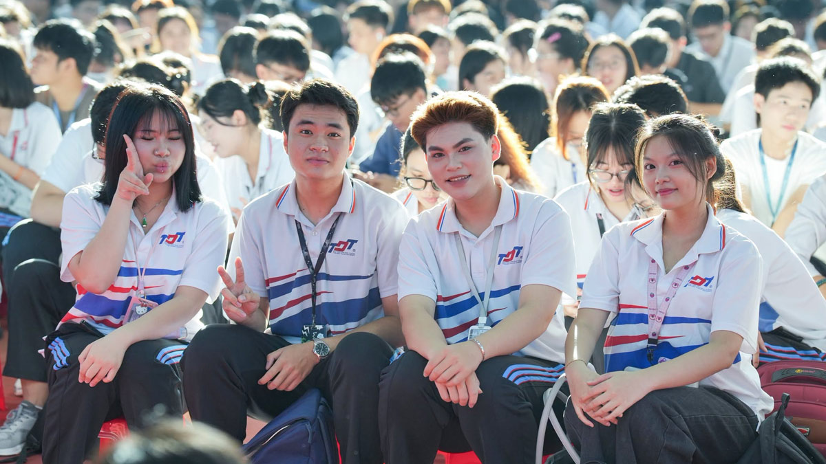 Chính sách học bổng và miễn giảm học phí
