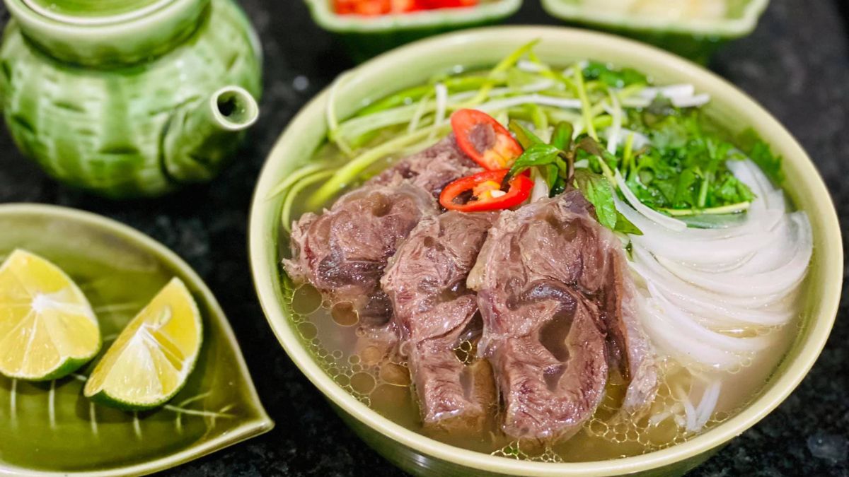 Hôm nay ăn gì món nước: Phở bò