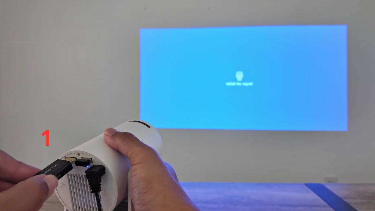 Cách kết nối điện thoại Android với máy chiếu qua HDMI bước 1