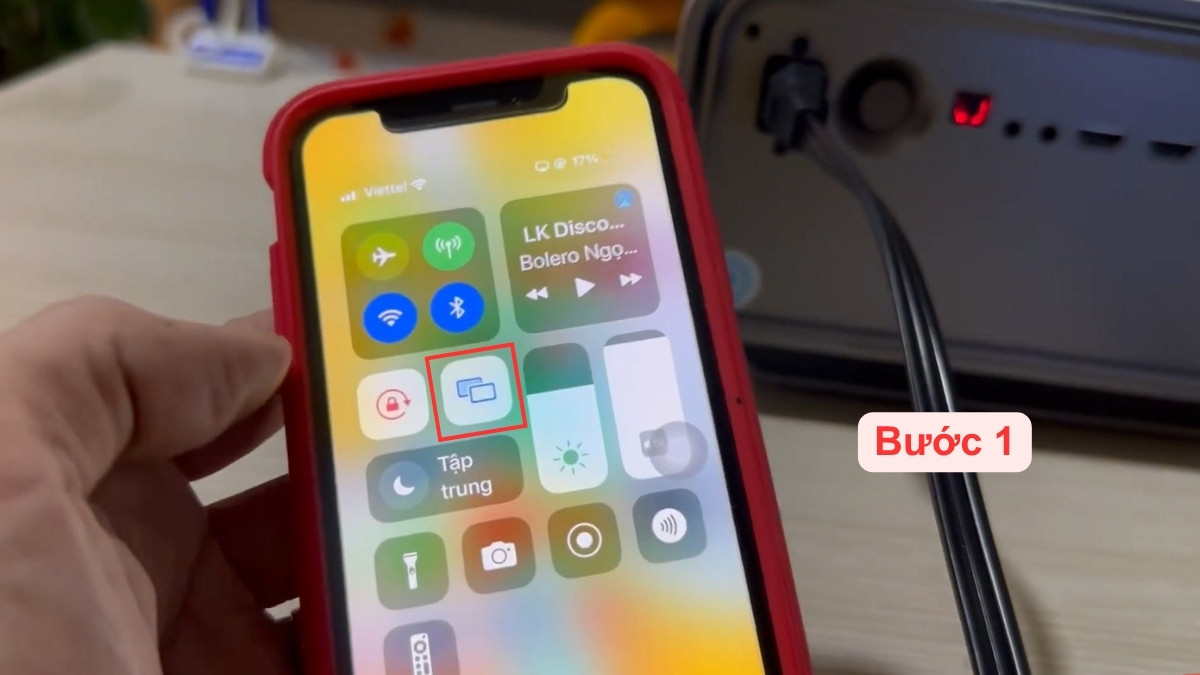 Cách kết nối iPhone với máy chiếu không dây