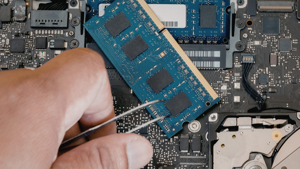 Lưu ý trước khi kiểm tra RAM laptop bị lỗi