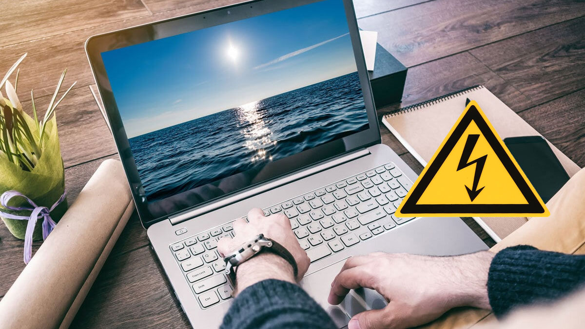Tại sao laptop bị giật điện: Độ nguy hiểm & cách khắc phục