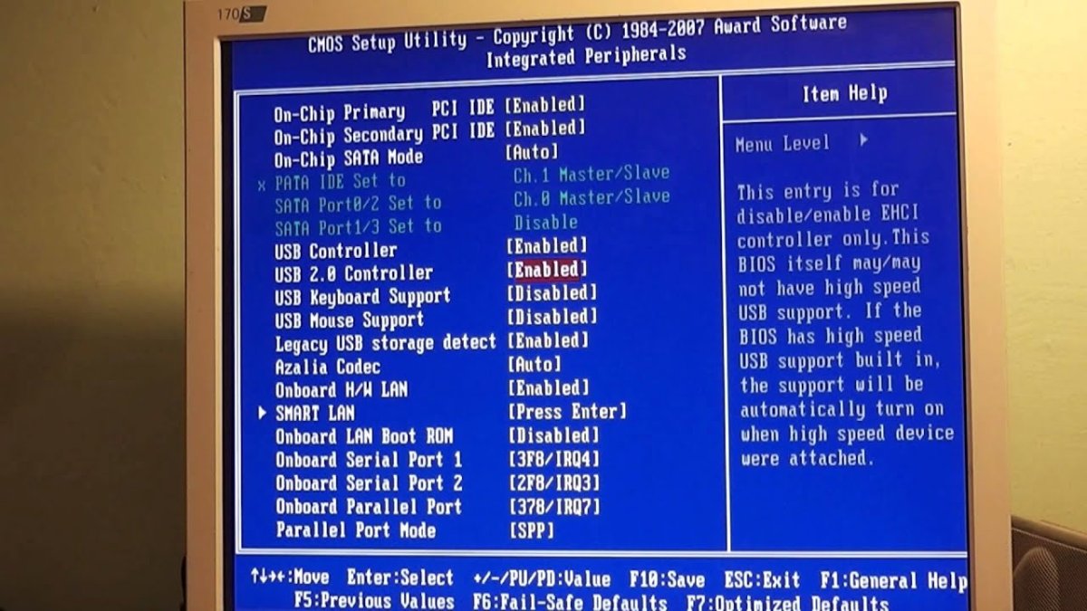 Khắc phục laptop không lên màn hình quạt vẫn chạy: Thiết lập lại BIOS