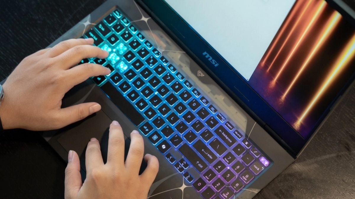 Laptop gaming đen cấu hình mạnh mẽ