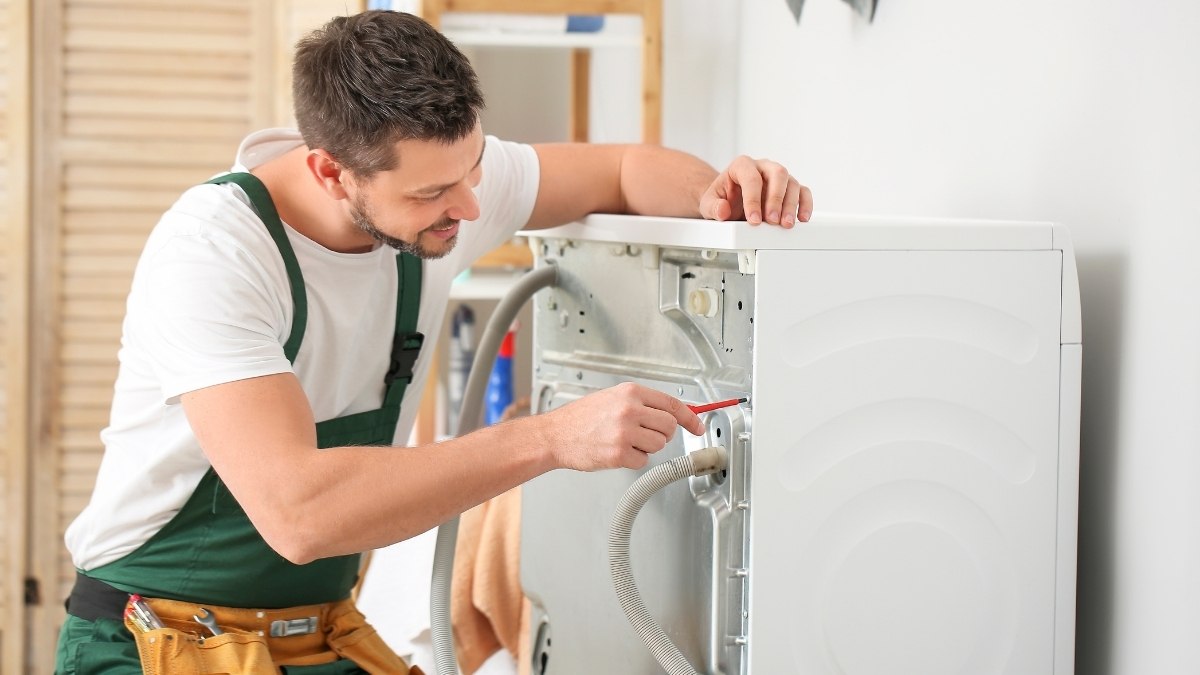 Cách khắc phục lỗi 5UD máy giặt Samsung: Liên hệ kỹ thuật viên