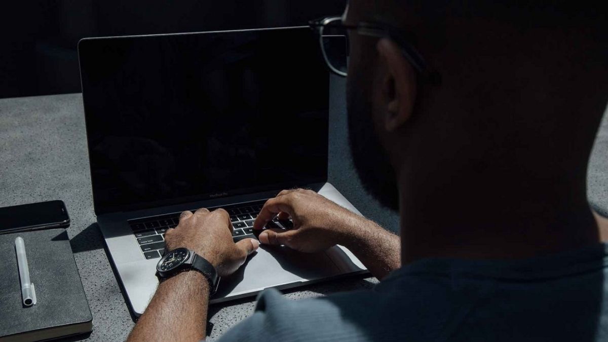 Nguyên nhân gây lỗi màn hình đen Win 10