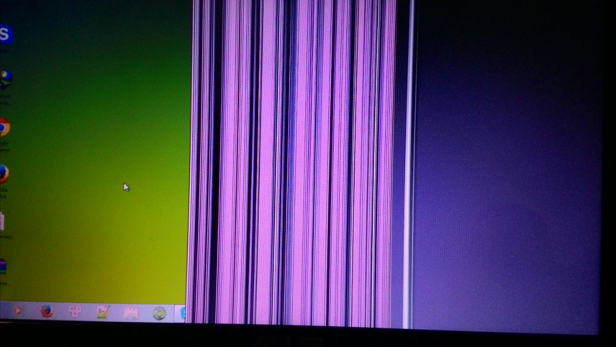 Nguyên nhân màn hình laptop bị sọc