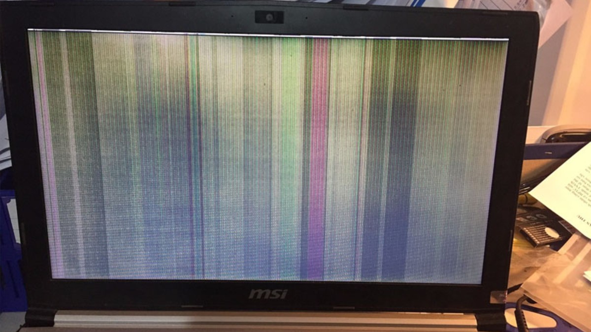 Sửa Laptop bị sọc màn hình do do Card VGA gặp sự cố bước 1