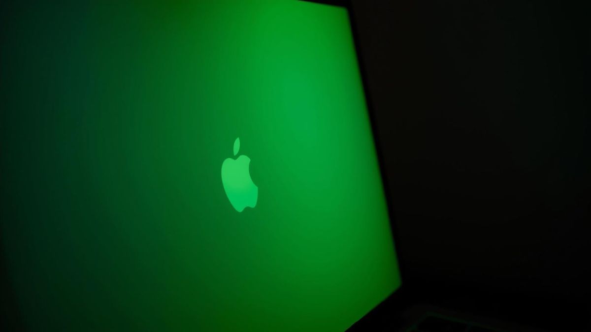 Dấu hiệu nhận biết màn hình MacBook bị ám xanh