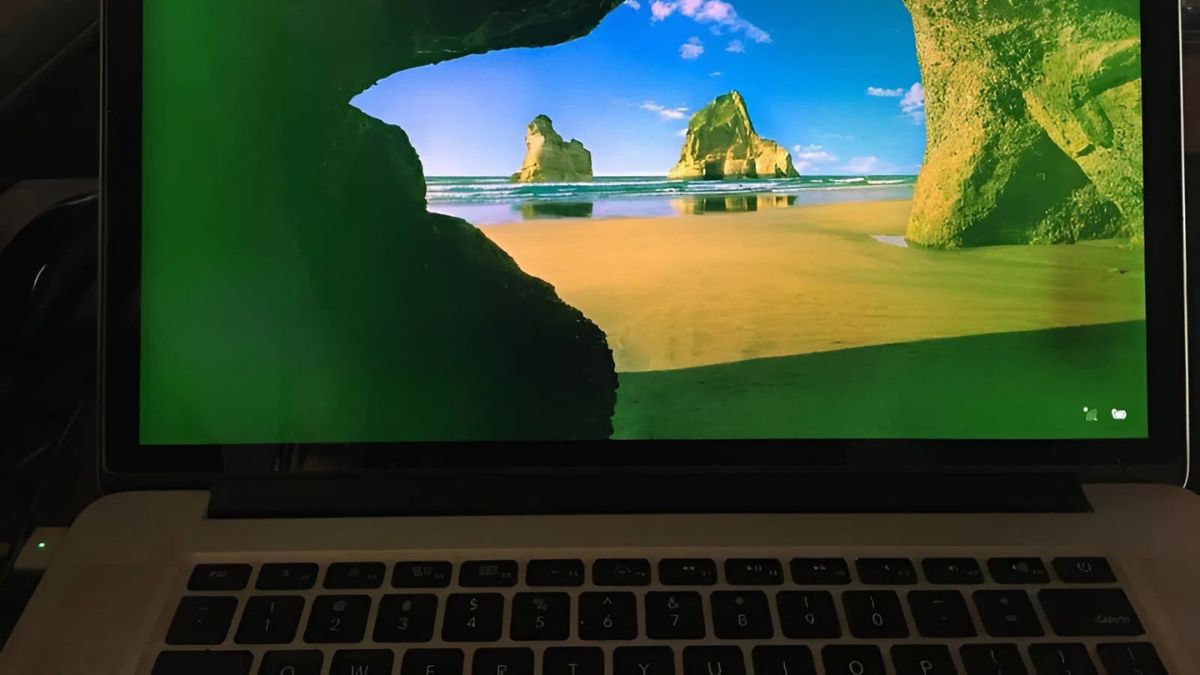 Lưu ý khi sửa màn hình MacBook bị ám xanh
