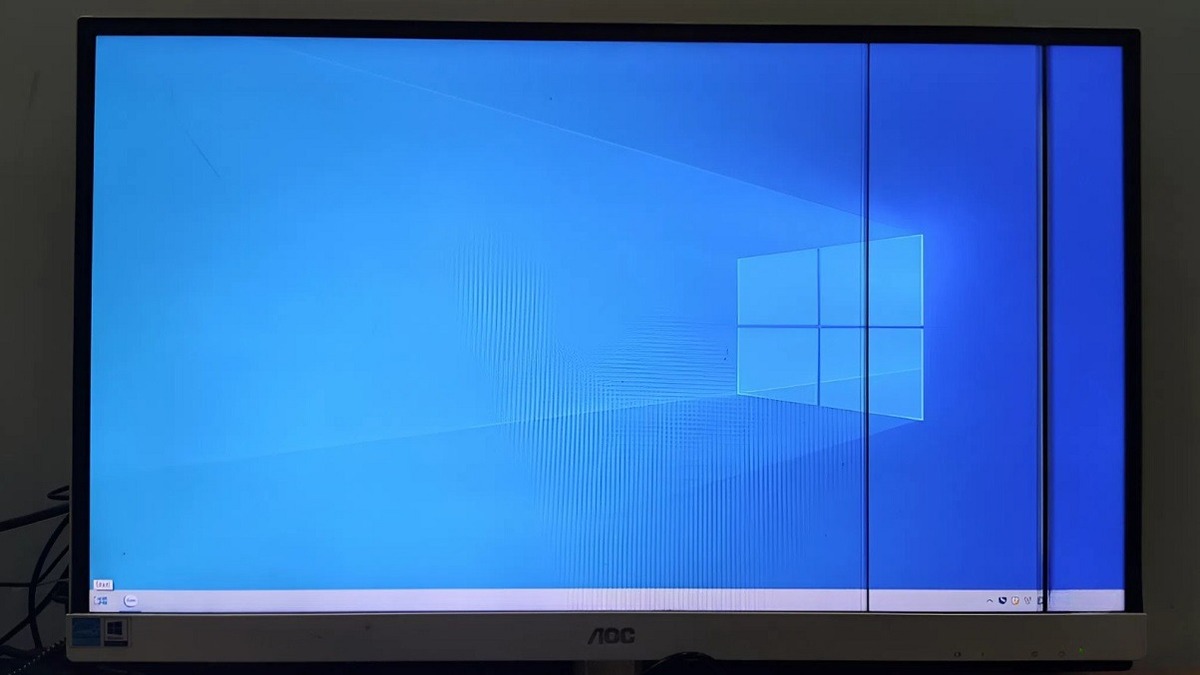 Khi nào cần mang máy tính đi sửa màn hình bị hở viền?