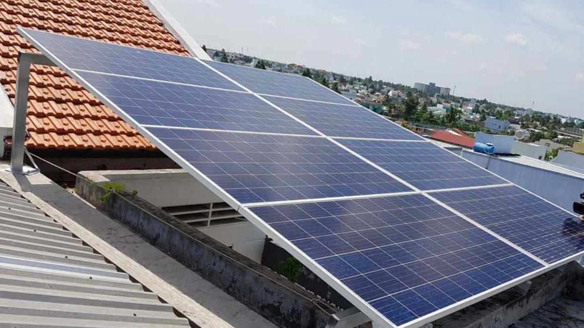 Hệ thống máy lạnh 1HP chạy điện mặt trời gồm những gì?