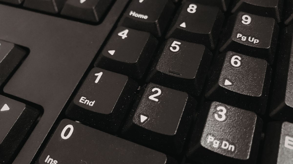 Mouse Keys là tính năng cho phép điều khiển chuột bằng bàn phím