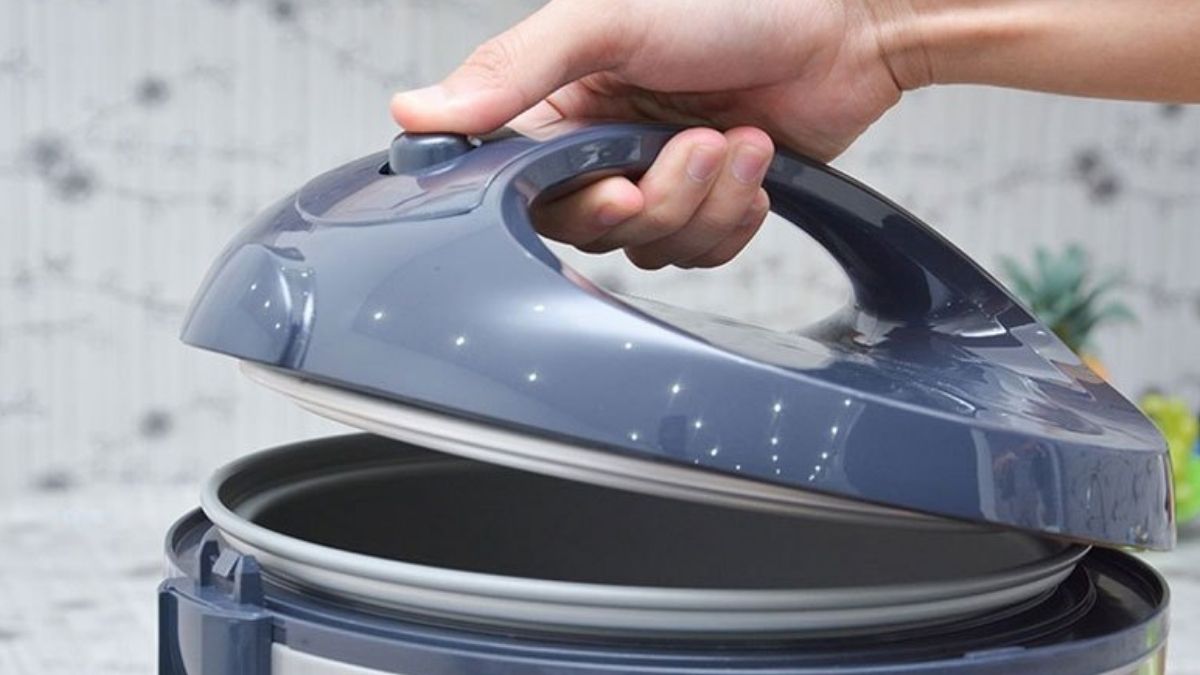 Nồi cơm điện có mấy bộ phận chính?