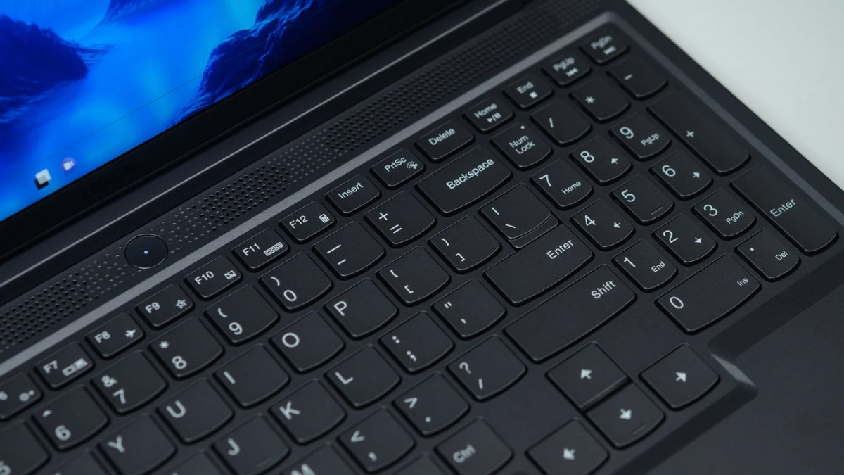 NumberPad (hay Numpad) là cụm phím số thường xuất hiện ở cạnh phải bàn phím 