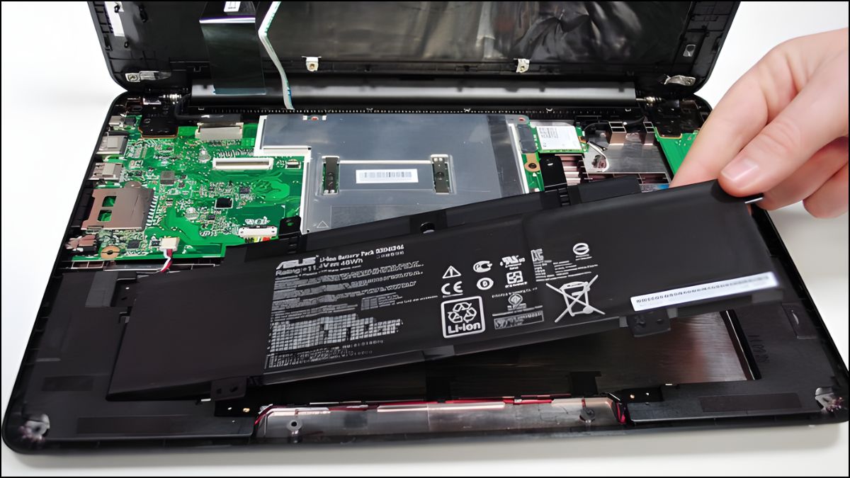 Sửa pin laptop bị chai: Thay pin linh kiện