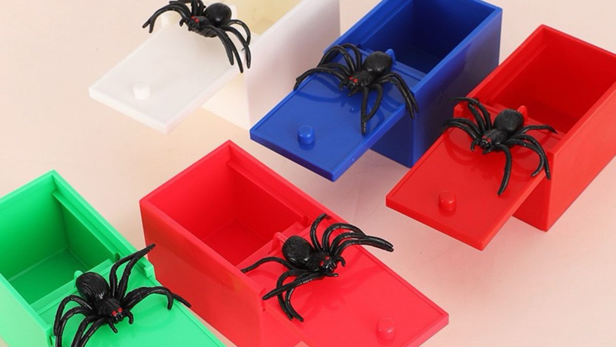 Những lời chúc đi kèm quà 8/3 bựa cực lầy