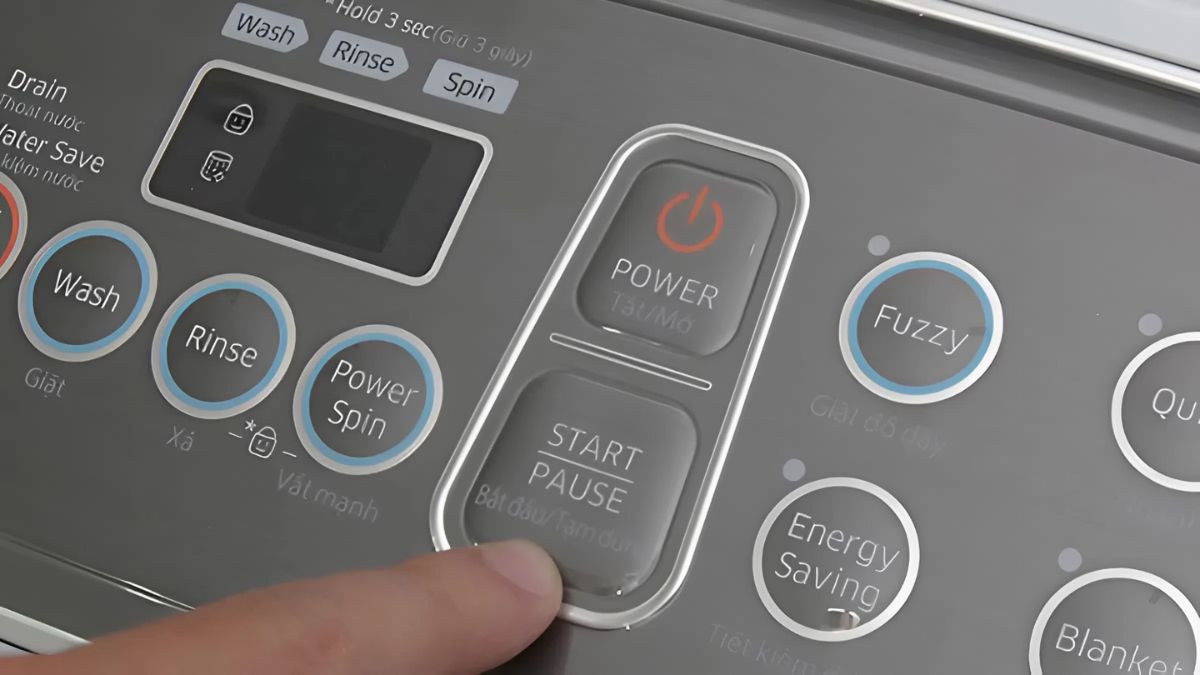 Cách reset máy giặt Samsung cửa trên bước 3