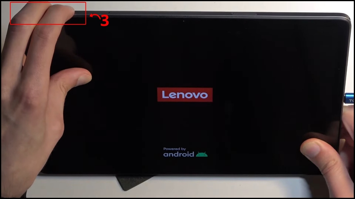 Hard Reset máy tính bảng Lenovo khi không vào được Cài đặt bước 2