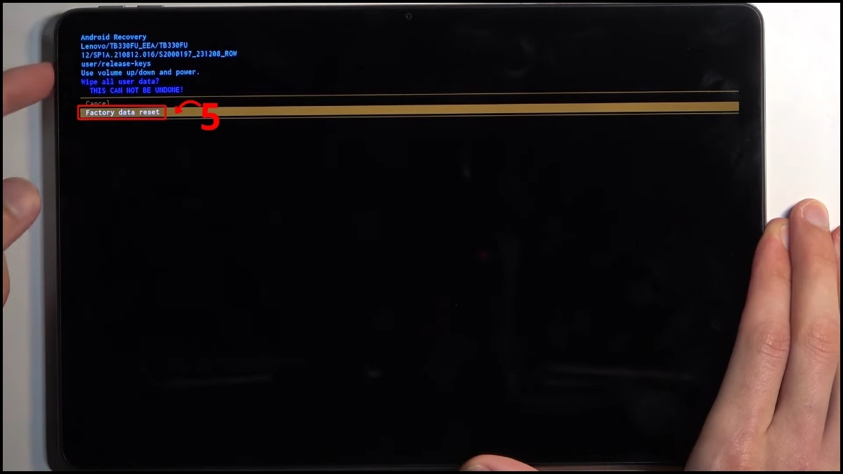 Hard Reset máy tính bảng Lenovo khi không vào được Cài đặt bước 4
