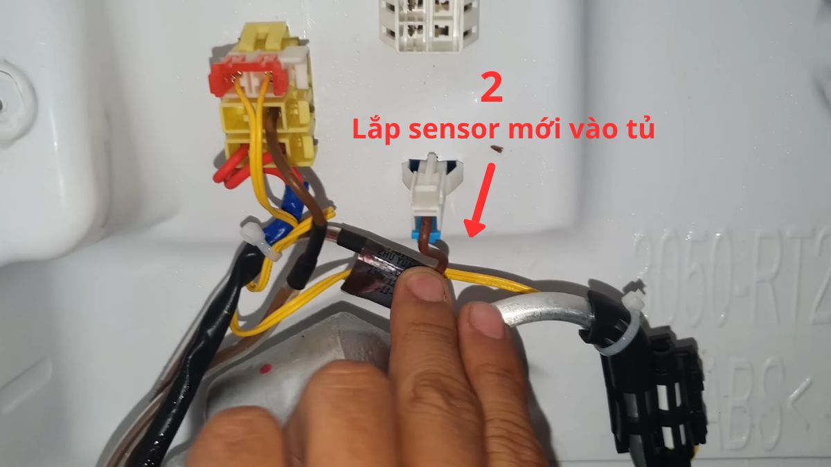 Hướng dẫn thay sensor tủ lạnh tại nhà an toàn 