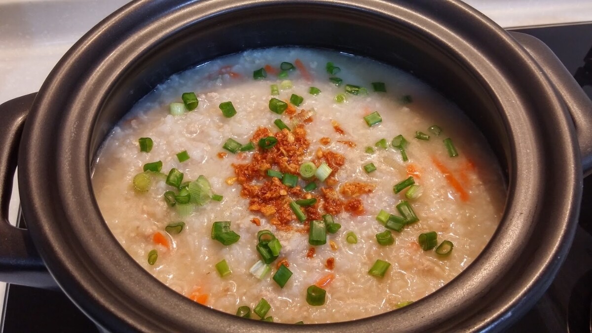 thịt xay làm món gì ngon: Cháo hạt sen thịt băm và trứng