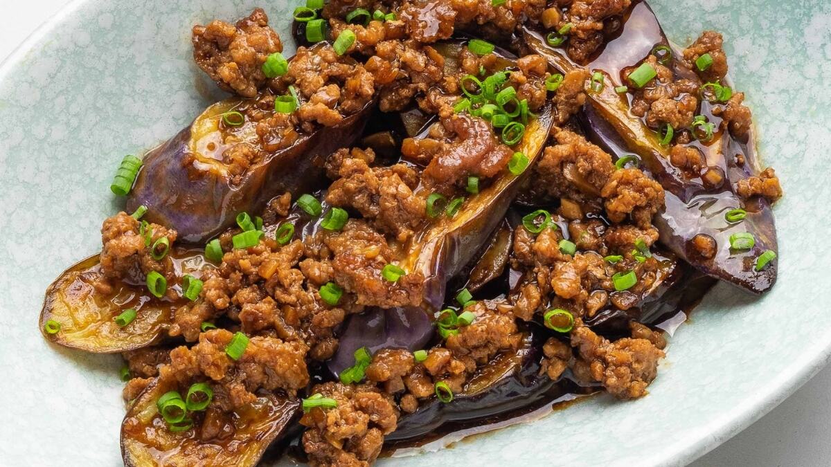 thịt xay làm món gì ngon: Thịt xay sốt cà tím