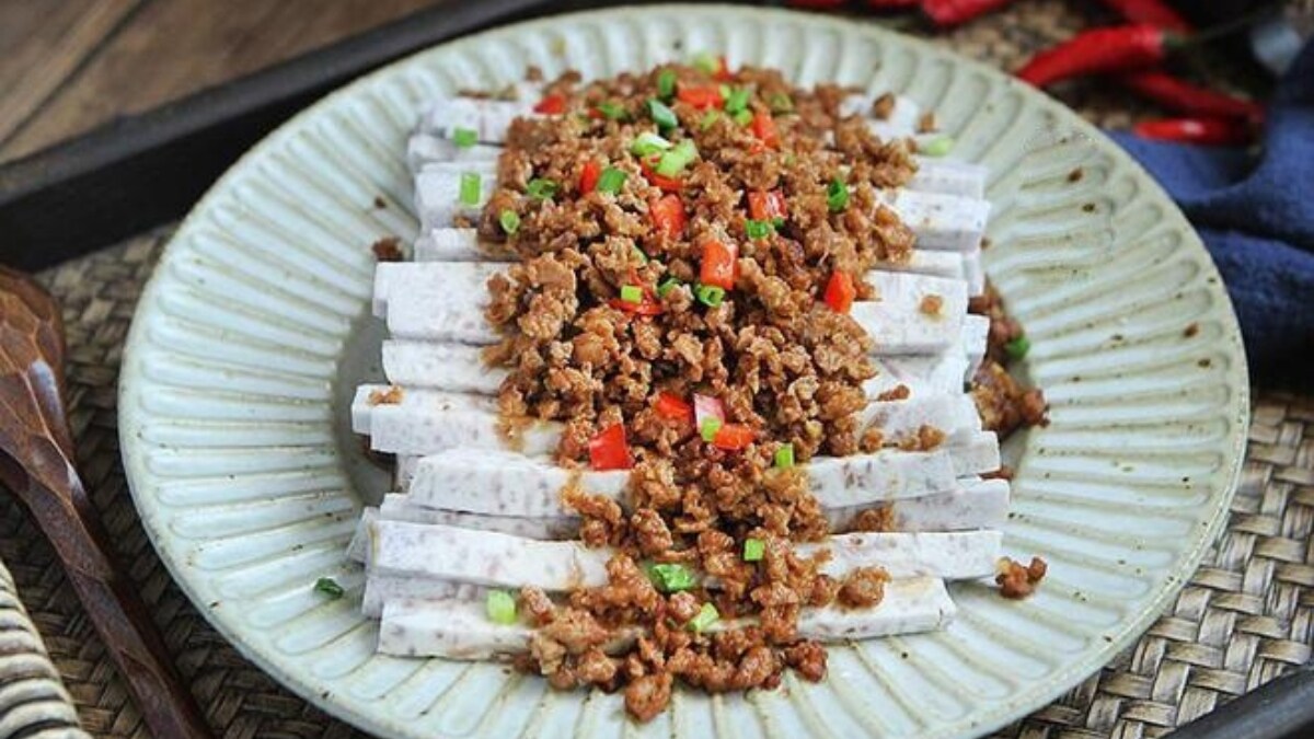 thịt xay làm món gì ngon: Thịt lợn xay hấp khoai môn