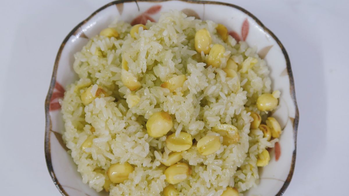 Mẹo nấu xôi hạt sen bằng nồi cơm điện dẻo ngon như ngoài hàng