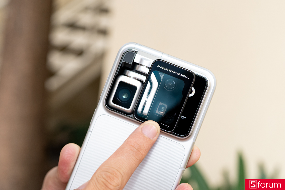 Trên tay HONOR Robot Phone cụm camera gimbal đóng
