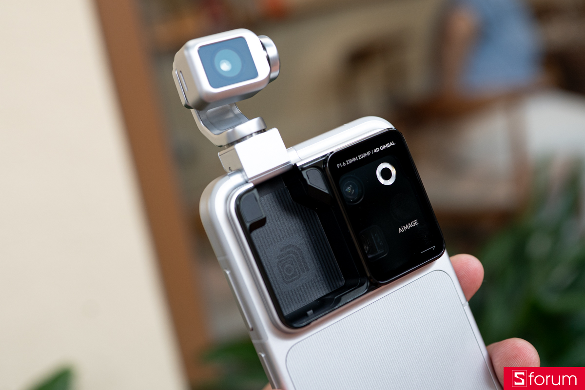 Trên tay HONOR Robot Phone cụm camera gimbal