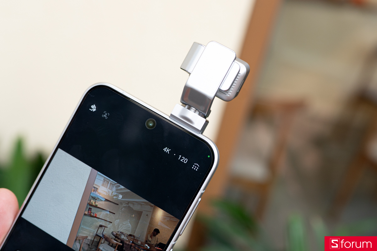 Trên tay HONOR Robot Phone quay video sau