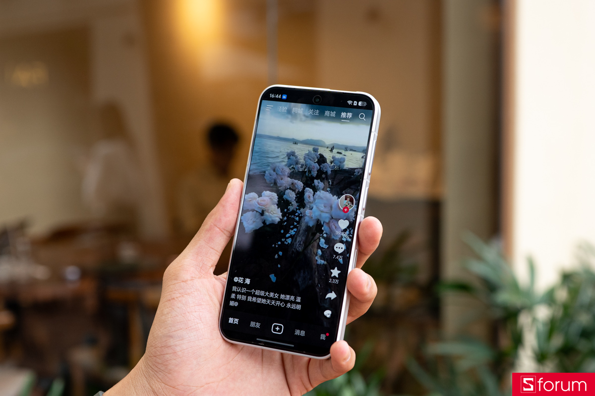 Trên tay HONOR Robot Phone màn hình