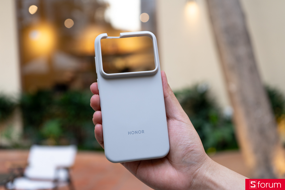 Trên tay HONOR Robot Phone ốp lưng dẻo