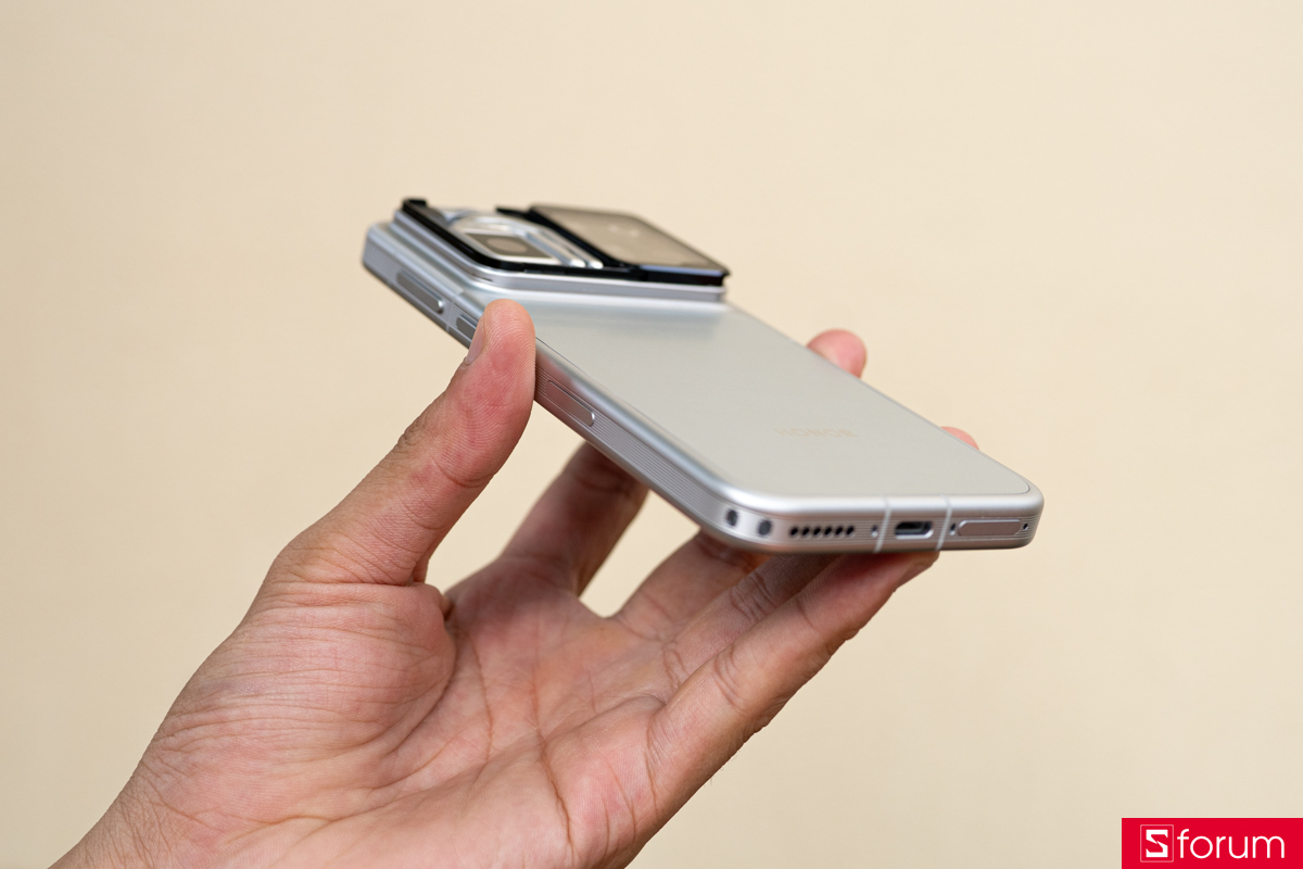 Trên tay HONOR Robot Phone góc cạnh