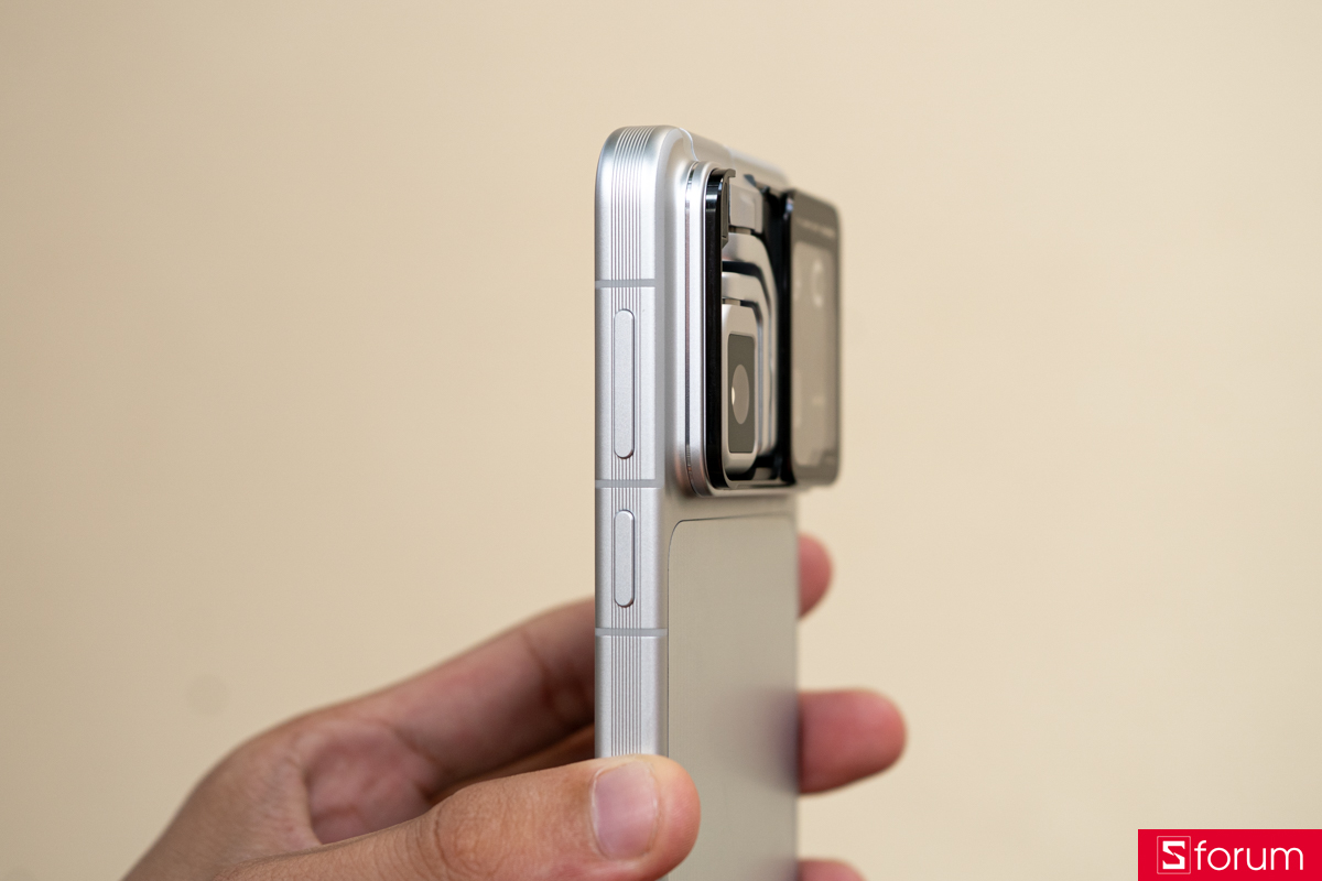 Trên tay HONOR Robot Phone phím vật lí